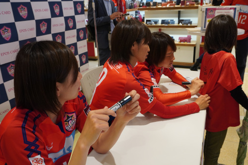 町田マルイ店にてサイン会を開催致しました Of ノジマステラ 公式ホームページ 町田マルイ店にてサイン会を開催致しました Of ノジマステラ 公式ホームページ